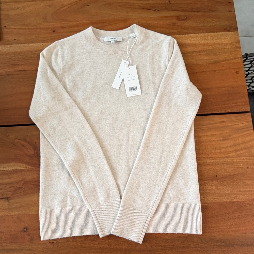 Vince Women’s Cream Crewneck Sweater, wool and cashmere NWT, size XXS